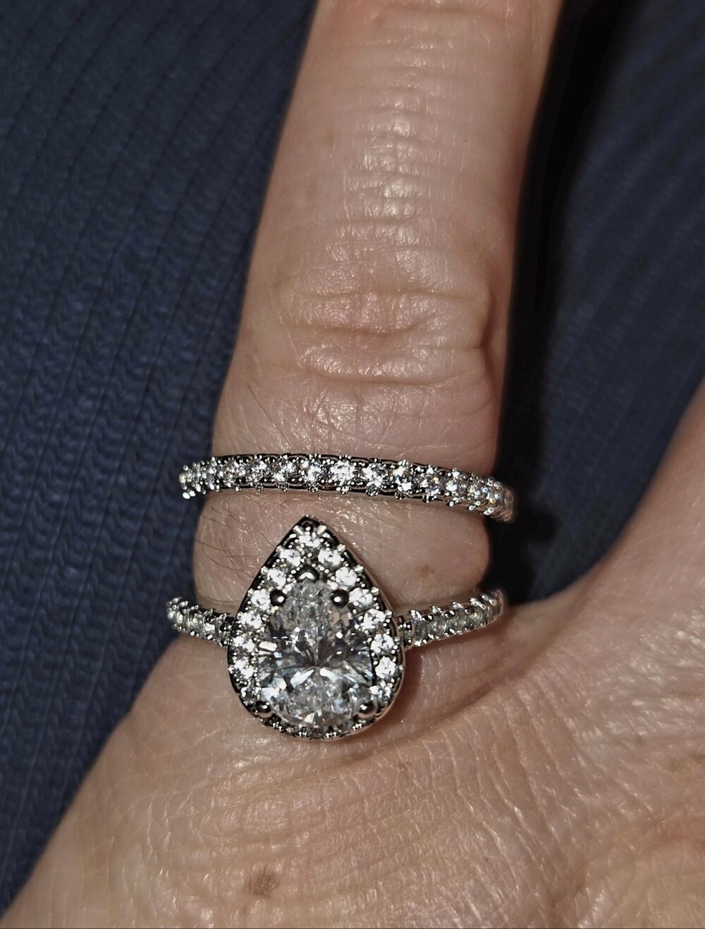 Sparkling Teardrop Halo Zirconia Ring Set in Silver Size 6.5
